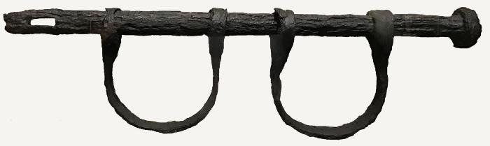 1986.008.0598 Shackles